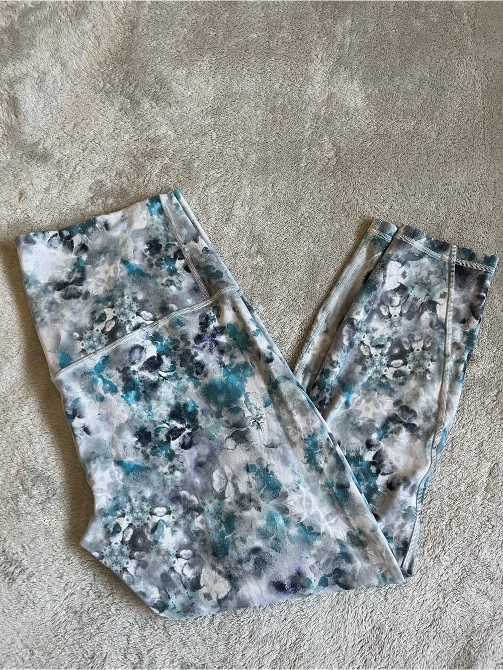 Lululemon Unlimit High-Rise Leggings 25" size 14 in Kaleidofloral Multi